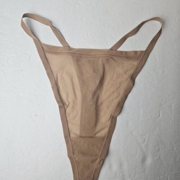 SKIMS PANTY NWT - Picture 1 of 8